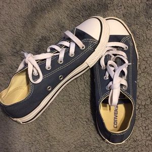 navy blue converse